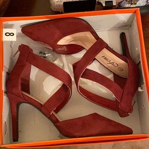 Burgundy Heels 👠 FREE W/ any $25 purchase 🔥